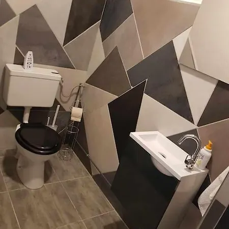 Avec Jacuzzi Apartment *