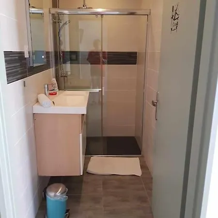 公寓 Avec Jacuzzi *